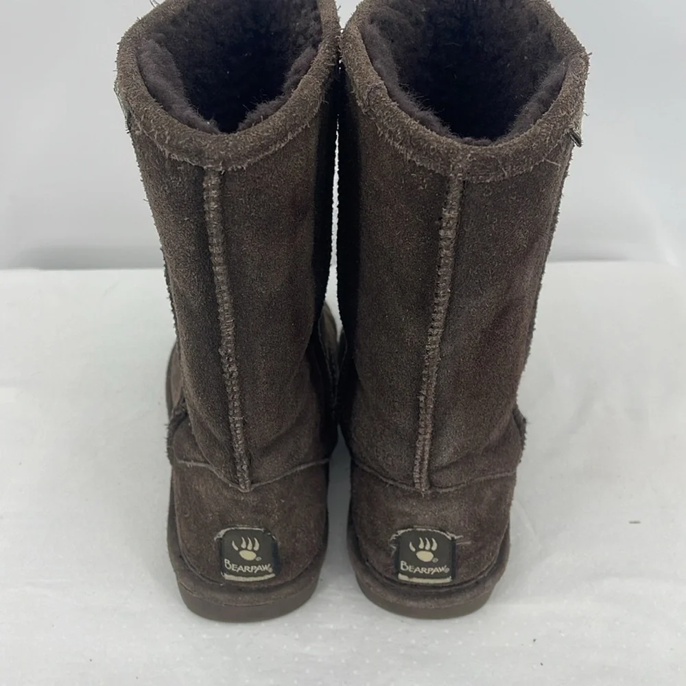 Bearpaw Women’s size 7 Brown Suede Boots